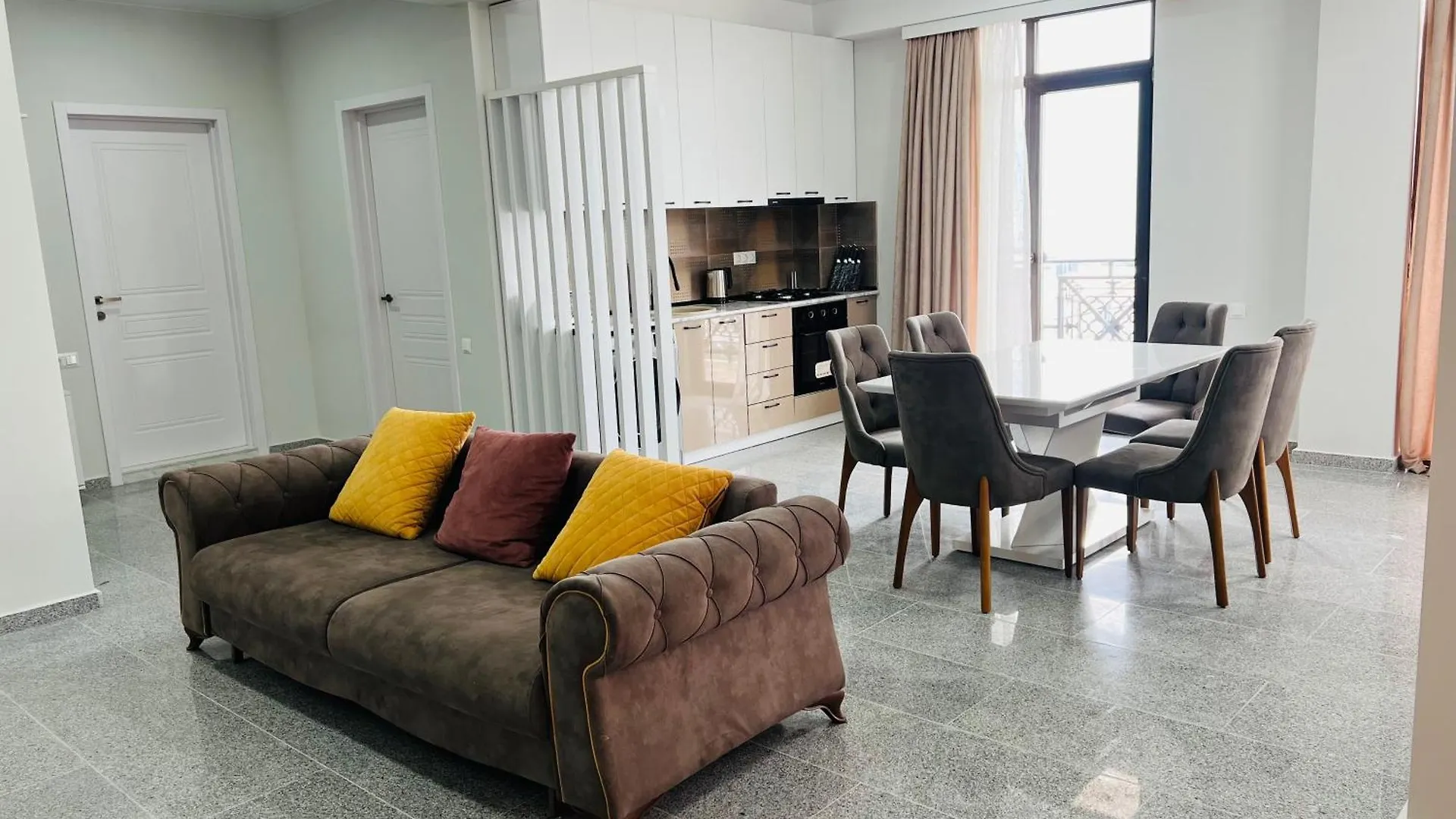 טביליסי Panorama Hills Apart-Hotel מלון דירות