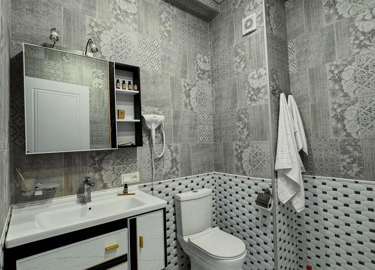 מלון דירות טביליסי Panorama Hills Apart-Hotel